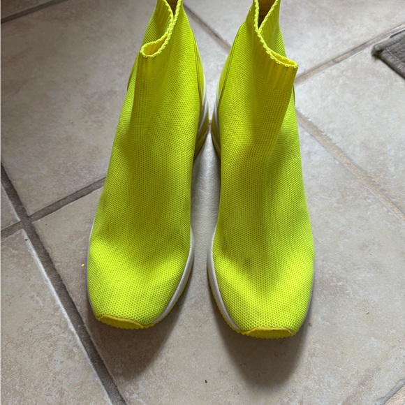 Michael Kors Yellow Sneakers Vibrant Style - Picture 1 of 5